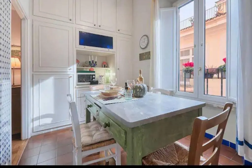 Apartament Romantica A Via Giulia 0*, Rzym