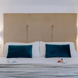 2* בית הארחה Navona Style